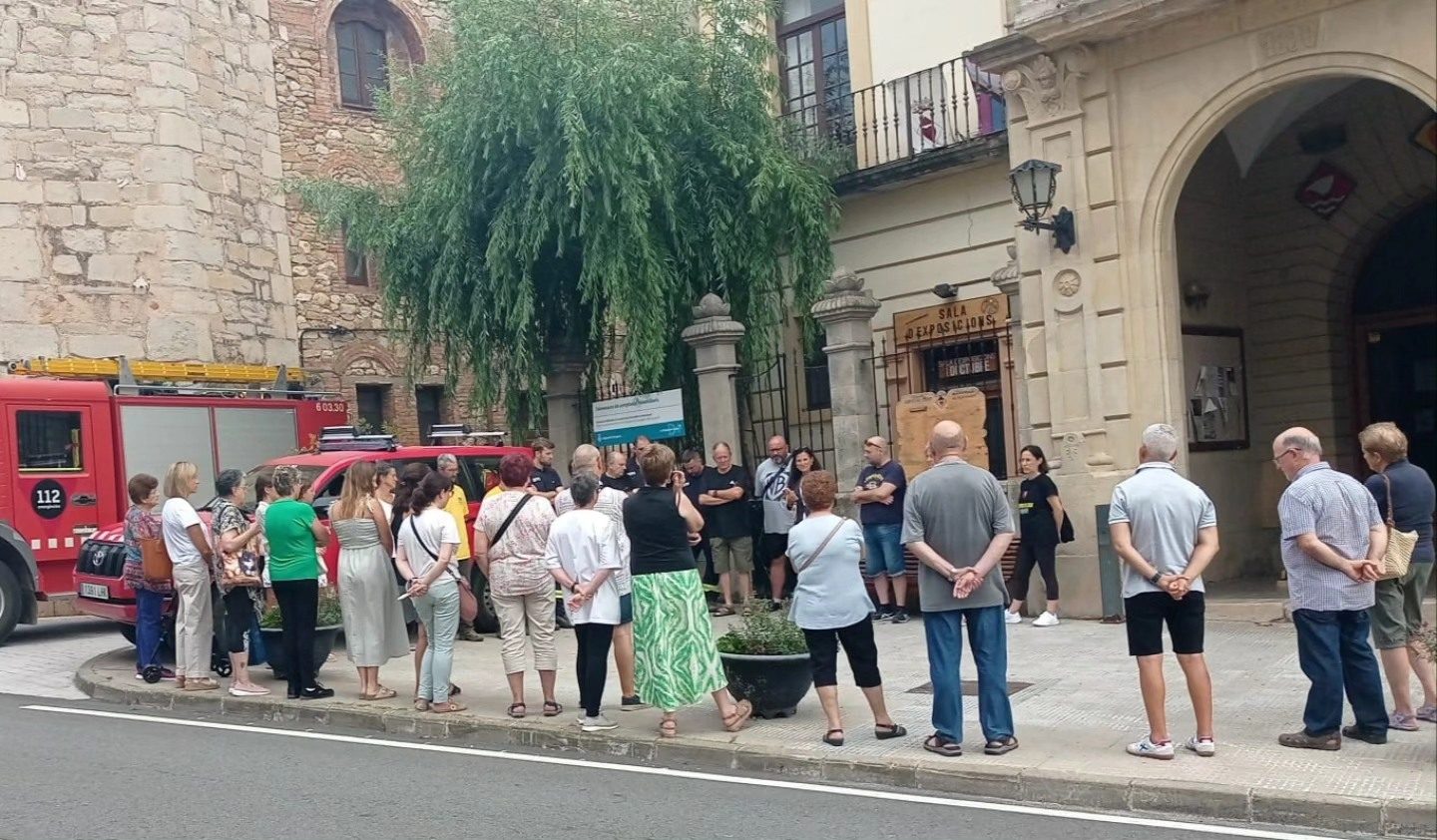 Acte de condol per el bomber mort a l’incendi de Paüls